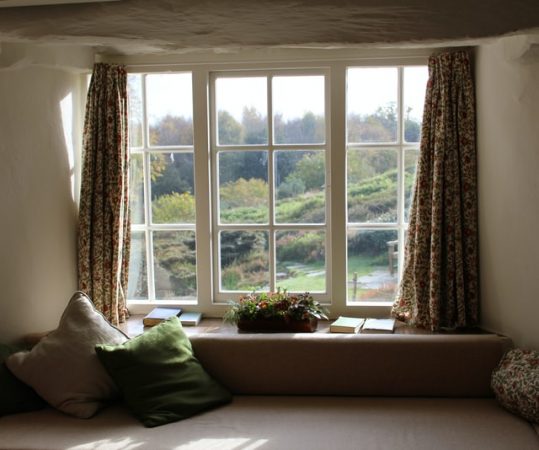 designer-door-window-offers-warm-attractive-fall-decorating-ideas-for-your-homes-windows